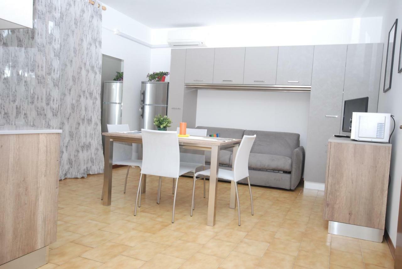 Appartamenti Dei Fiori Lignano Sabbiadoro Exteriör bild